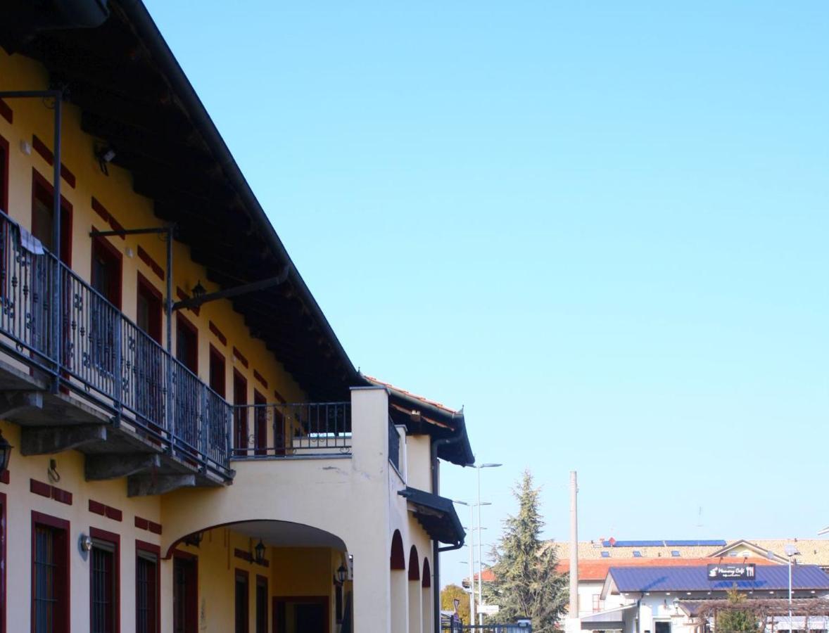 Albergo Vecchio Pavone Borgaro Torinese Exterior foto
