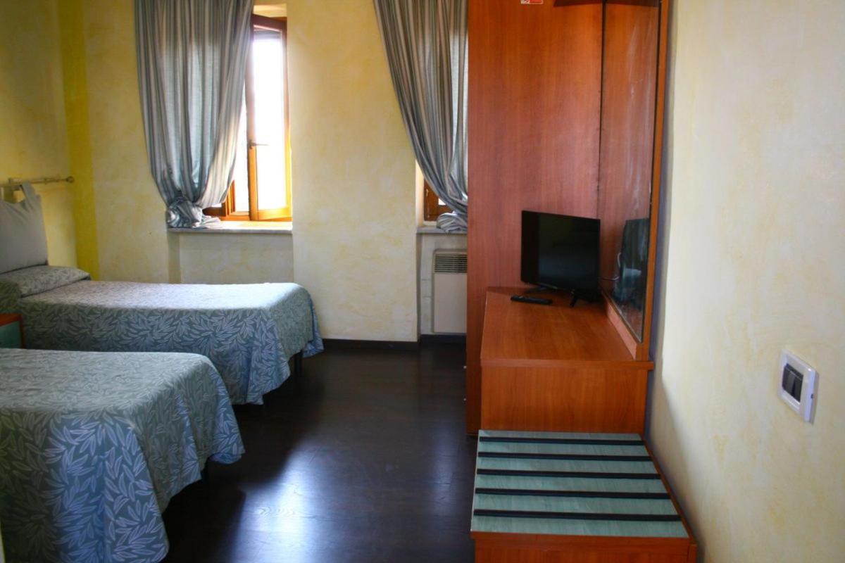 Albergo Vecchio Pavone Borgaro Torinese Exterior foto
